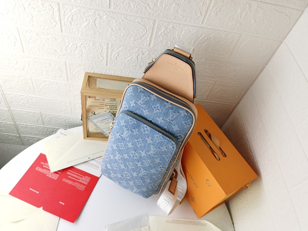 ルイヴィトンバッグ背面デザイン